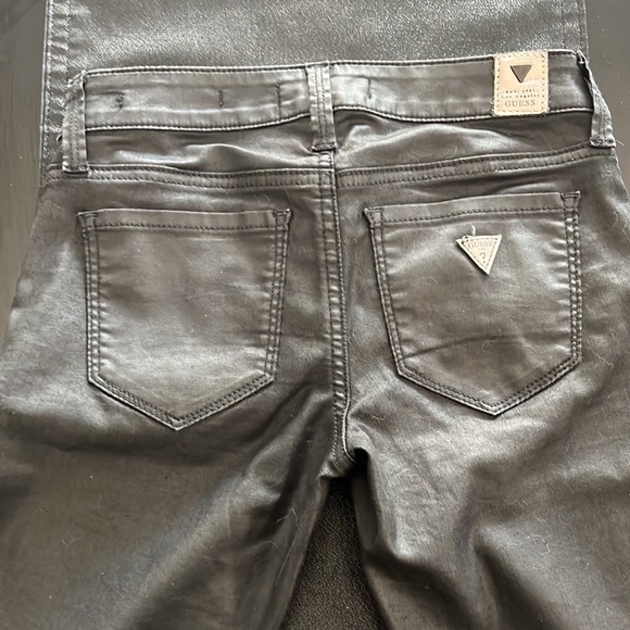 Black Guess power skinny low rise pants - Size 23 - Picture 4 of 5